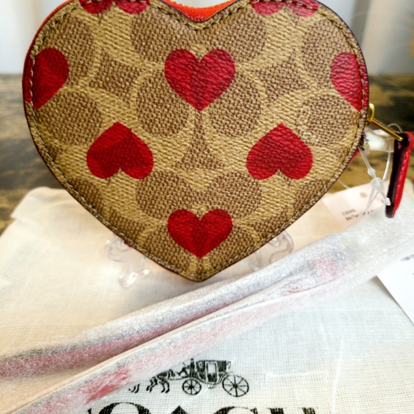Heart Wristlet In Signature Canvas With Heart Print - Picture 2 of 10